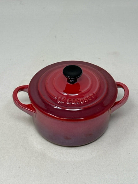 Le Creuset Stoneware Mini Round Casserole Red