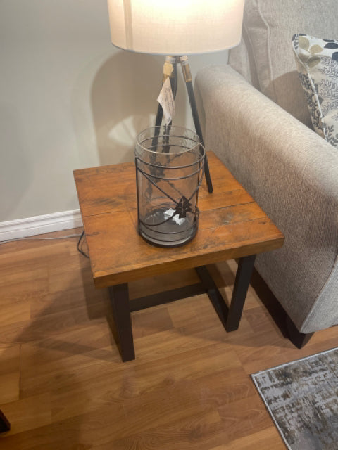 T 5037 End Table
