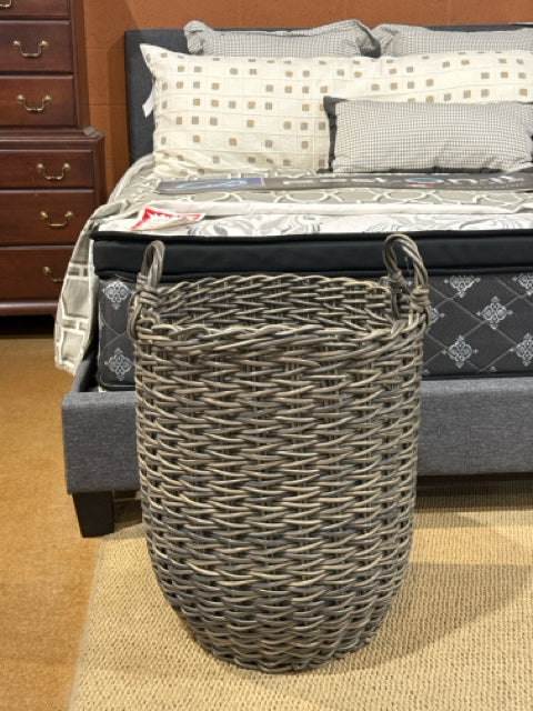 Grey Plastic Laundry Basket [MHF]