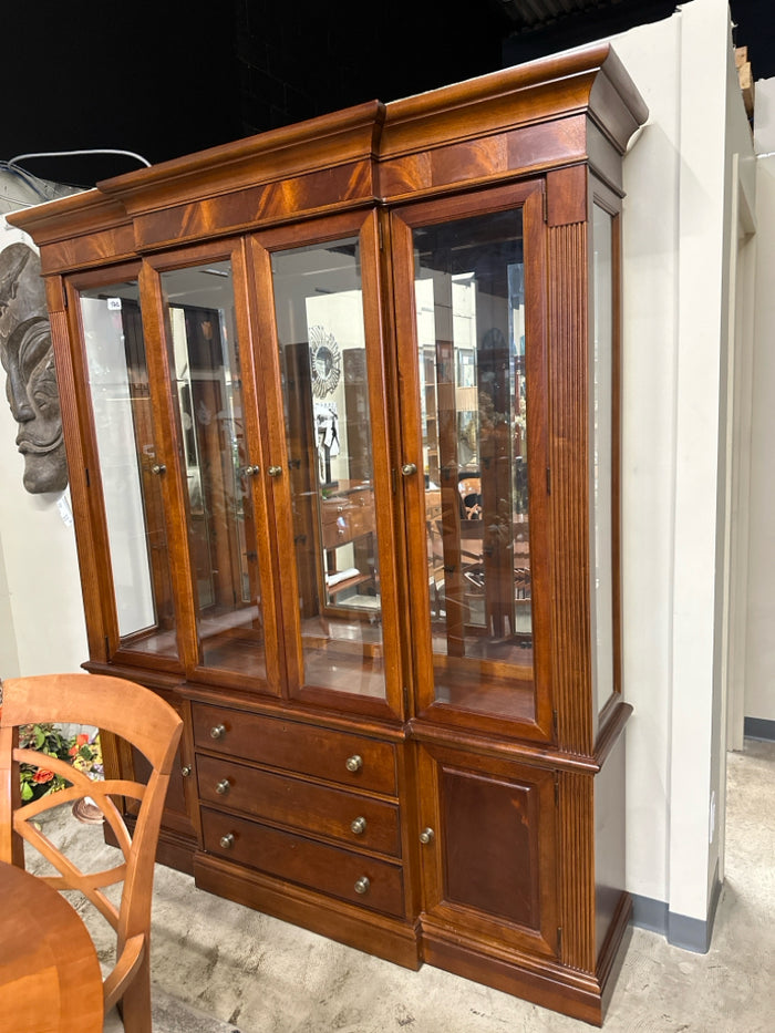 Stanley Furniture Buffet & Hutch