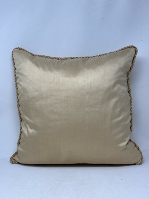 Decorative Gold with Piping Pillow