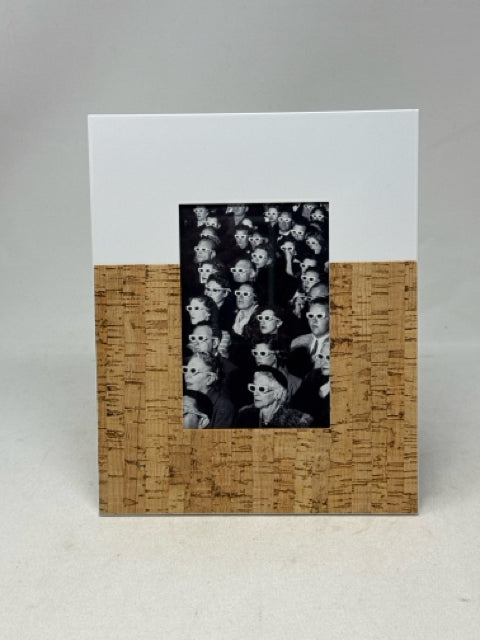 White Metal/Cork Photo Frame [MHF]