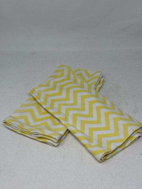 Pair of Yellow/White Cloth Napkins [MHF]