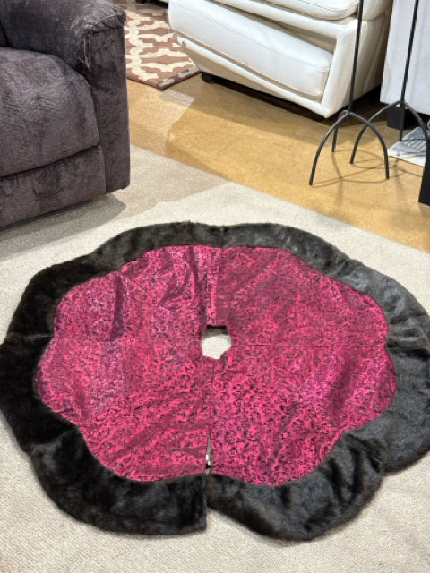 Red with Brown Faux Fur Trim Tree Skirt