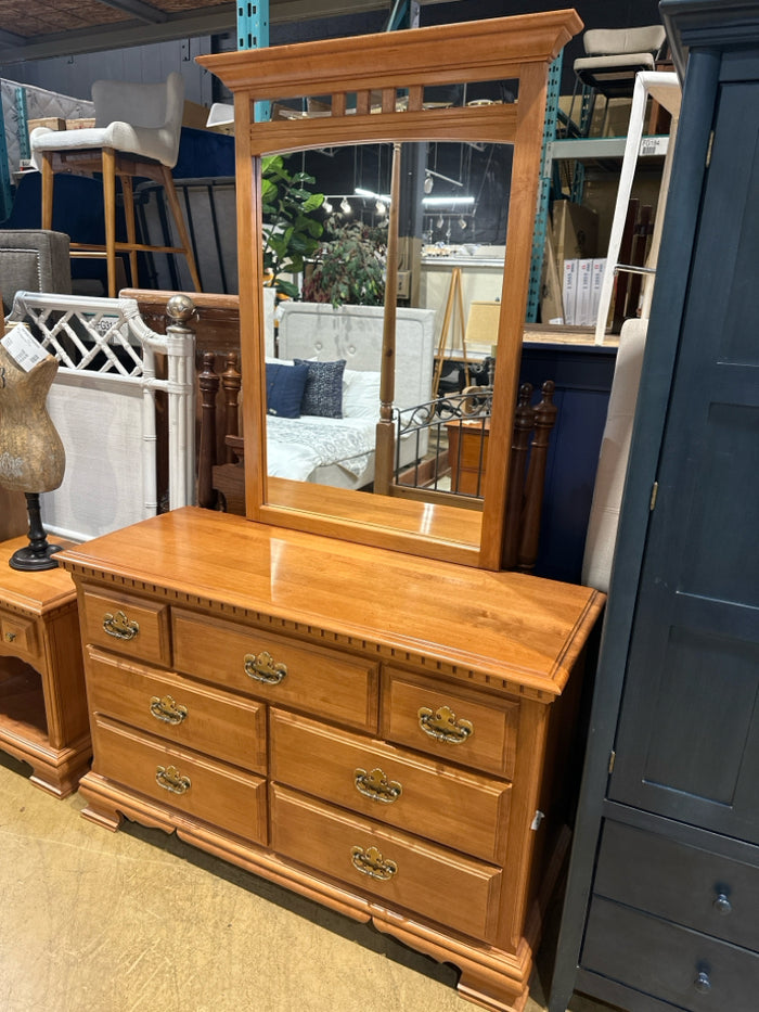 Roxton Solid Maple 7 Drawer Dresser & Mirror