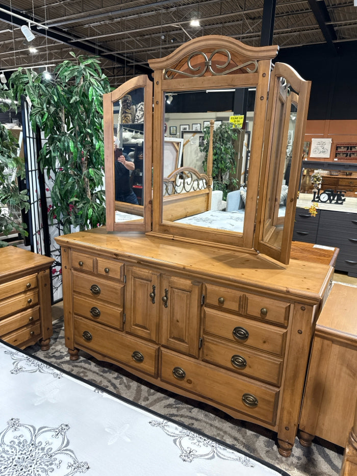 Palliser 6 Drawer 2 Door Dresser & Mirror