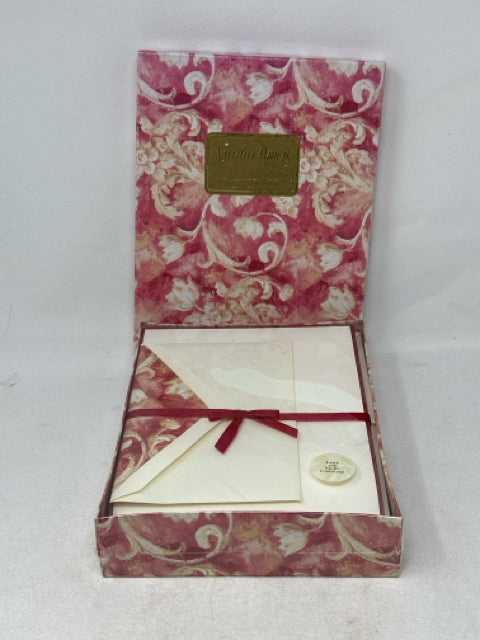 Box of 30 Printed Floral Sheets 20 Lined Envelopes Writing Paper Set