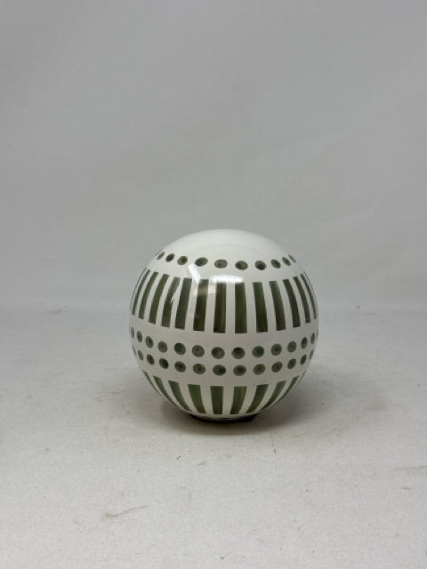 Sagebrook Home Green & White Ceramic Orb [MHF]
