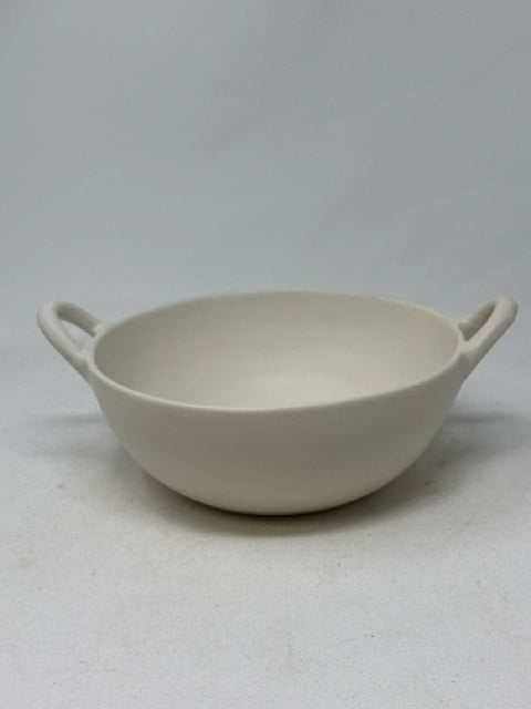 Oui Stoneware Handle Bowl