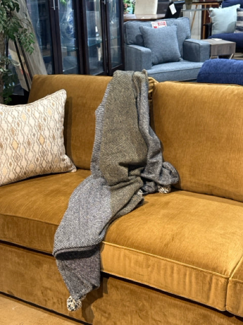 Decorative Black & Cream Throw [MHF]