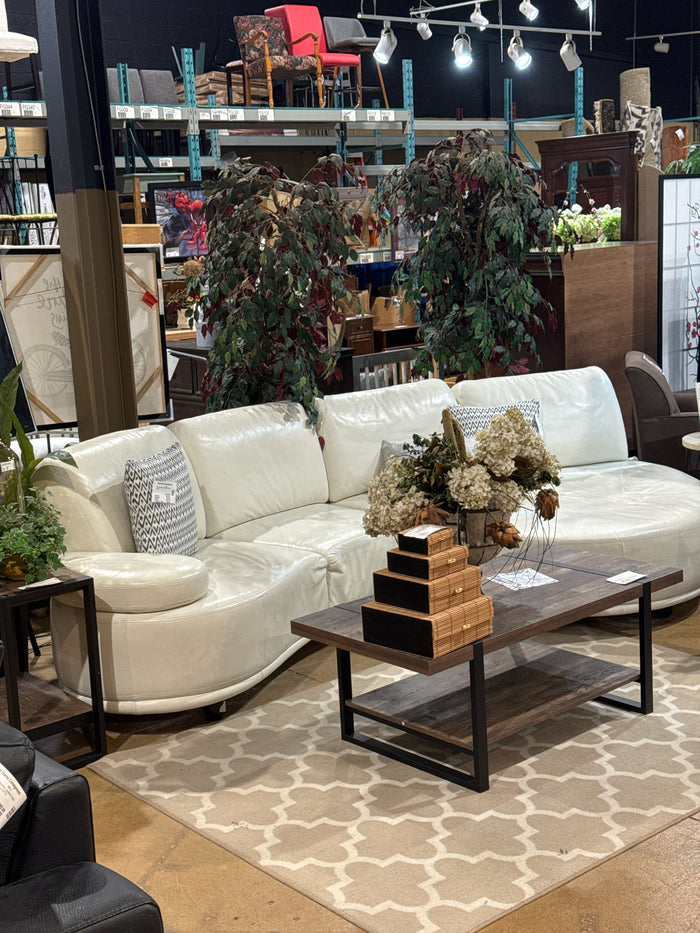 3 Piece Leather Sectional (Damaged Cat Picks)