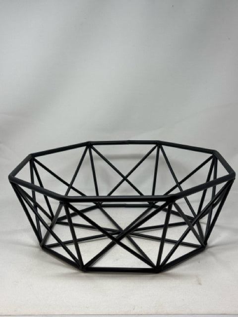 Mercana Davy 17" Hexagonal Black Metal Bowl  [MHF]