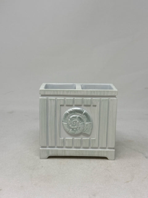 Seaside White Toothbrush Holder