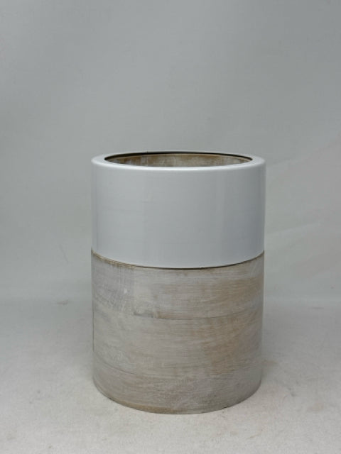 Nick Berkus Wood/White Metal Vase [MHF]