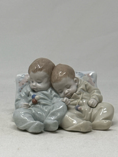 Lladro Little Dreamers Figurine