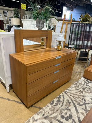 Canadian Made 4 Drawer Dresser & Mirror