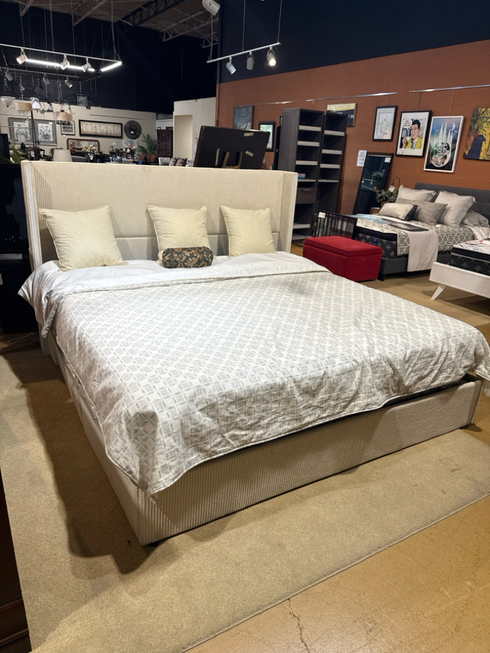 Fabric King Bed With 4 Drawers
