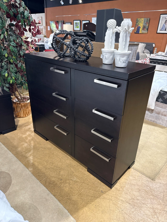 A.P. Industries 8 Drawer Dresser