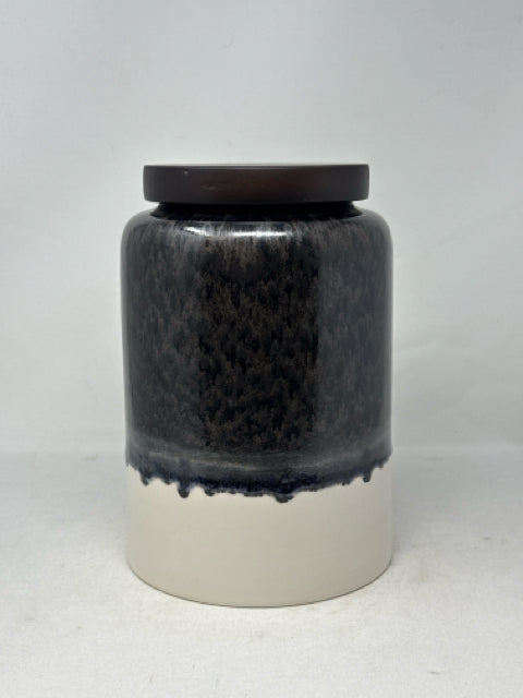West Elm Makalu Lidded Vase Black/White [MHF]
