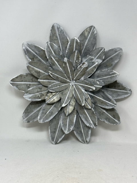 White Washed Tin Flower Wall Decor