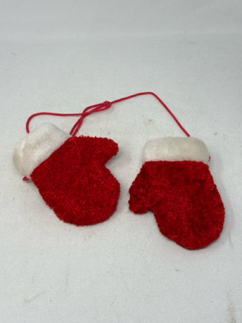 Miniature Red Mittens Door Hanger