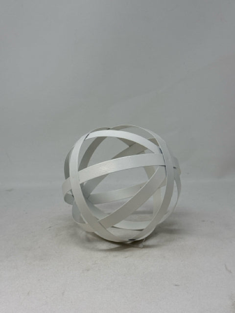 Bouclair White Metal Sphere [MHF]