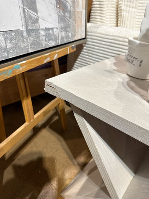 Accent Table (Damaged)[MHF]