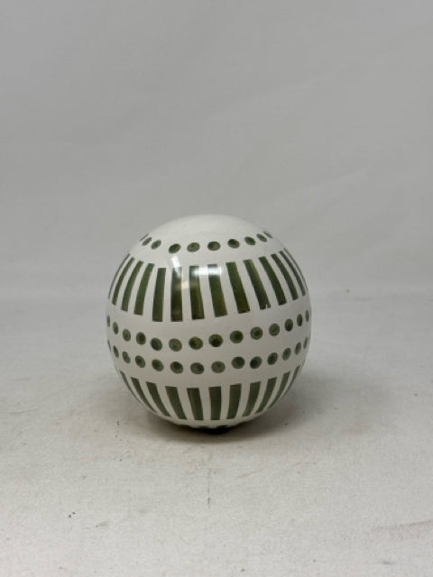 Sagebrook Home Green & White Ceramic Orb [MHF]