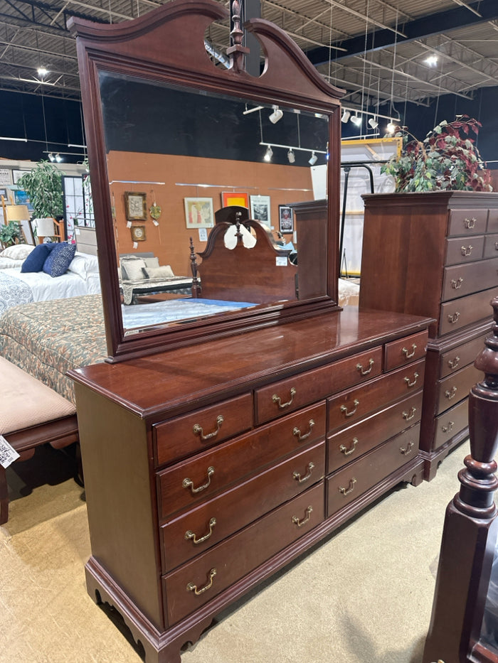 Durham 7 Drawer Dresser & Mirror