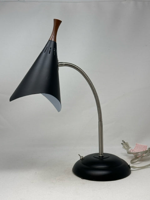 Huguetta Adjustable Desk Lamp [MHF]