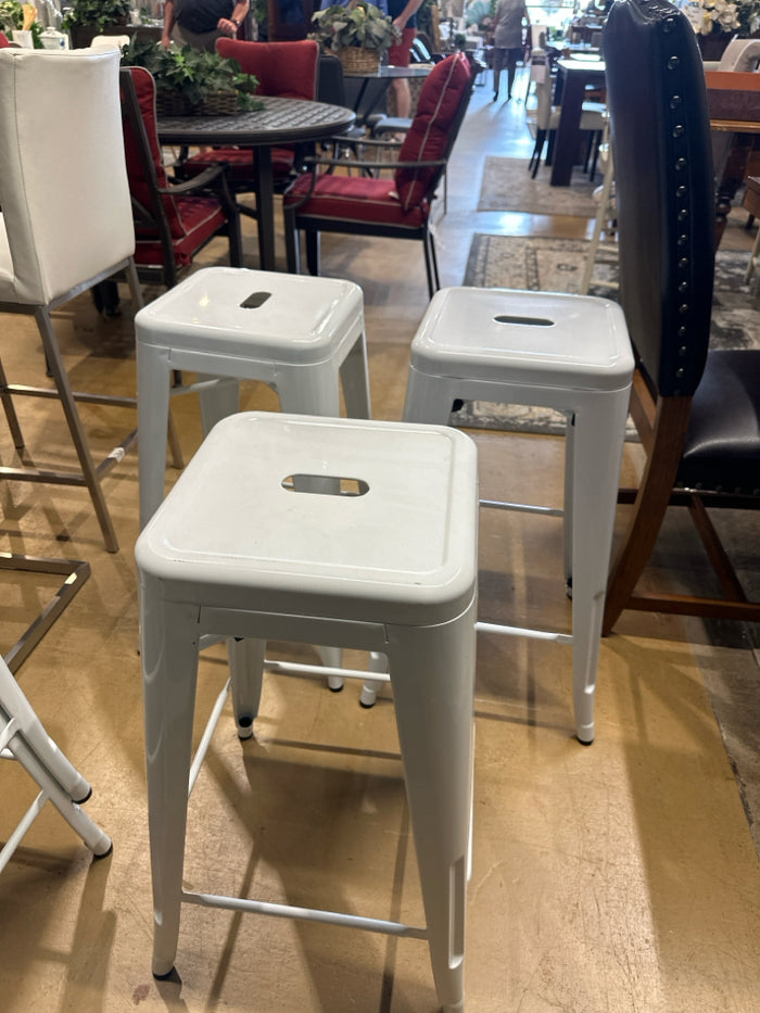 Set Of 3 White Metal Counter Height Stools [MHF]