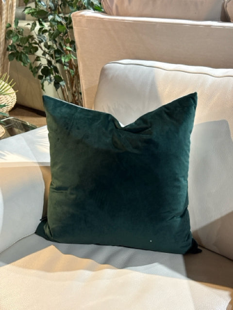 Renwil Green Velvet Decorative Pillow [MHF]