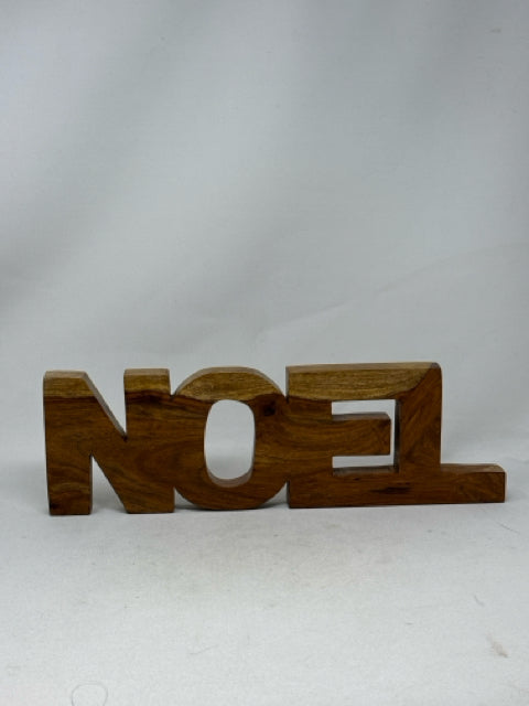 Wooden Noel Table Decor