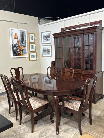 Dining Room &amp; Kitchen