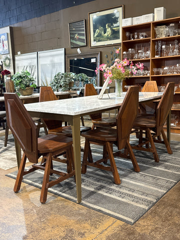 Dining Room &amp; Kitchen