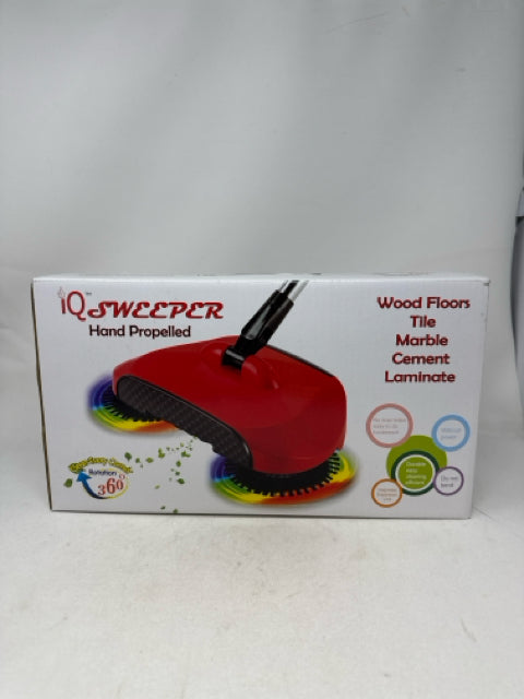 IQ Sweeper Hand Propelled