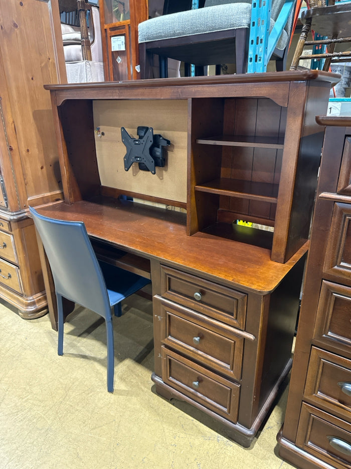 3 Drawer Wood Desk With Hutch