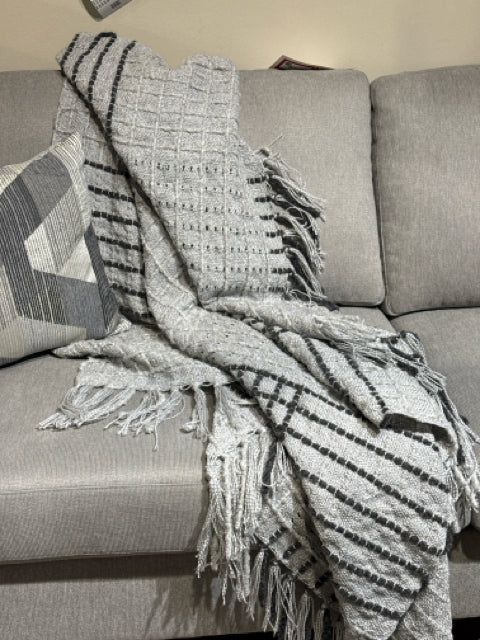 Decorative Grey Throw [MHF]