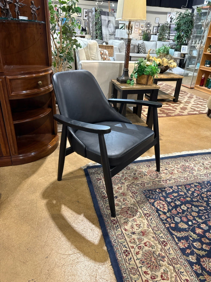 Vinyl Accent Chair [MHF]