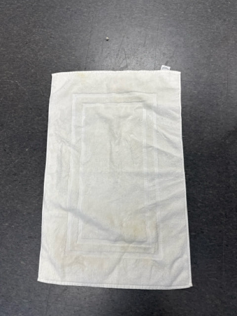 White Bath Mat [MHF]
