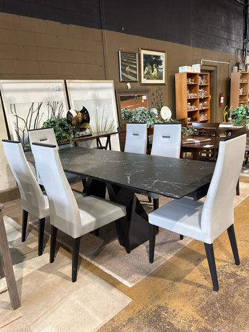 Dining Room &amp; Kitchen
