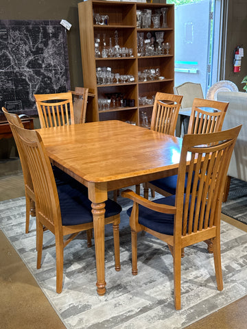 Dining Room &amp; Kitchen