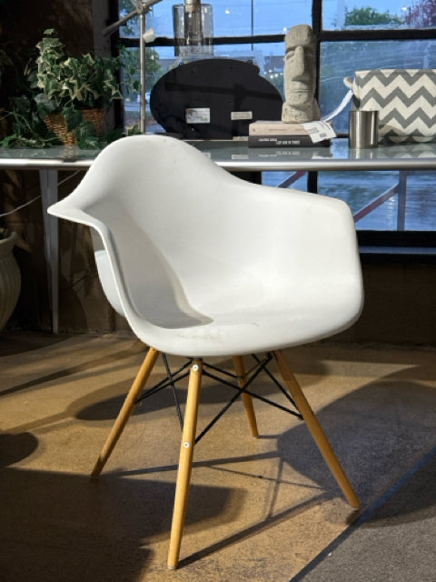 White Molded Plastic Chair with Arms & Wood/Metal Base [MHF]