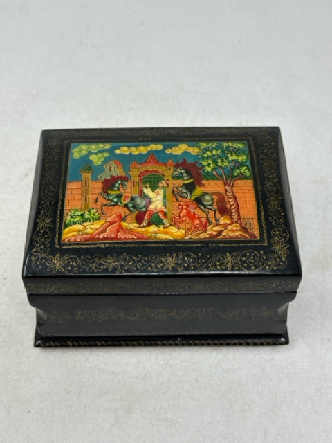 Russian Palekh Hand Painted & Signed Lacquer Box