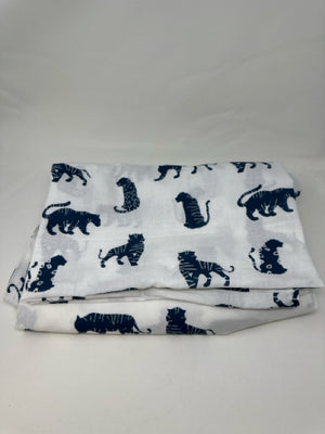 Ikea Twin Animal Print Duvet Cover with Sham [MHF]